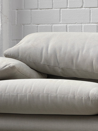 Maralunga 673/3 | Vico Magistretti | Cassina | fabric Camillo | Made in Italy | 3 seater | worldwide free shipping