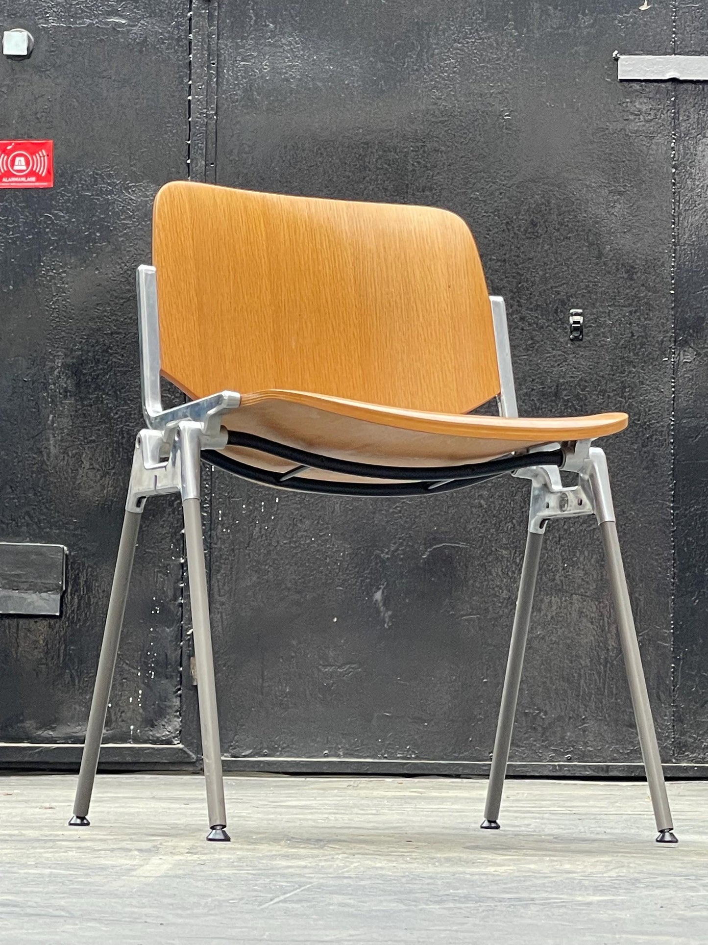 Giancarlo Piretti | Anonima Castelli | DSC 106 | Wood | stackable | Mid Century