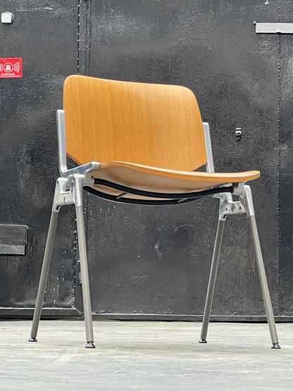 Giancarlo Piretti | Anonima Castelli | DSC 106 | Wood | stackable | Mid Century