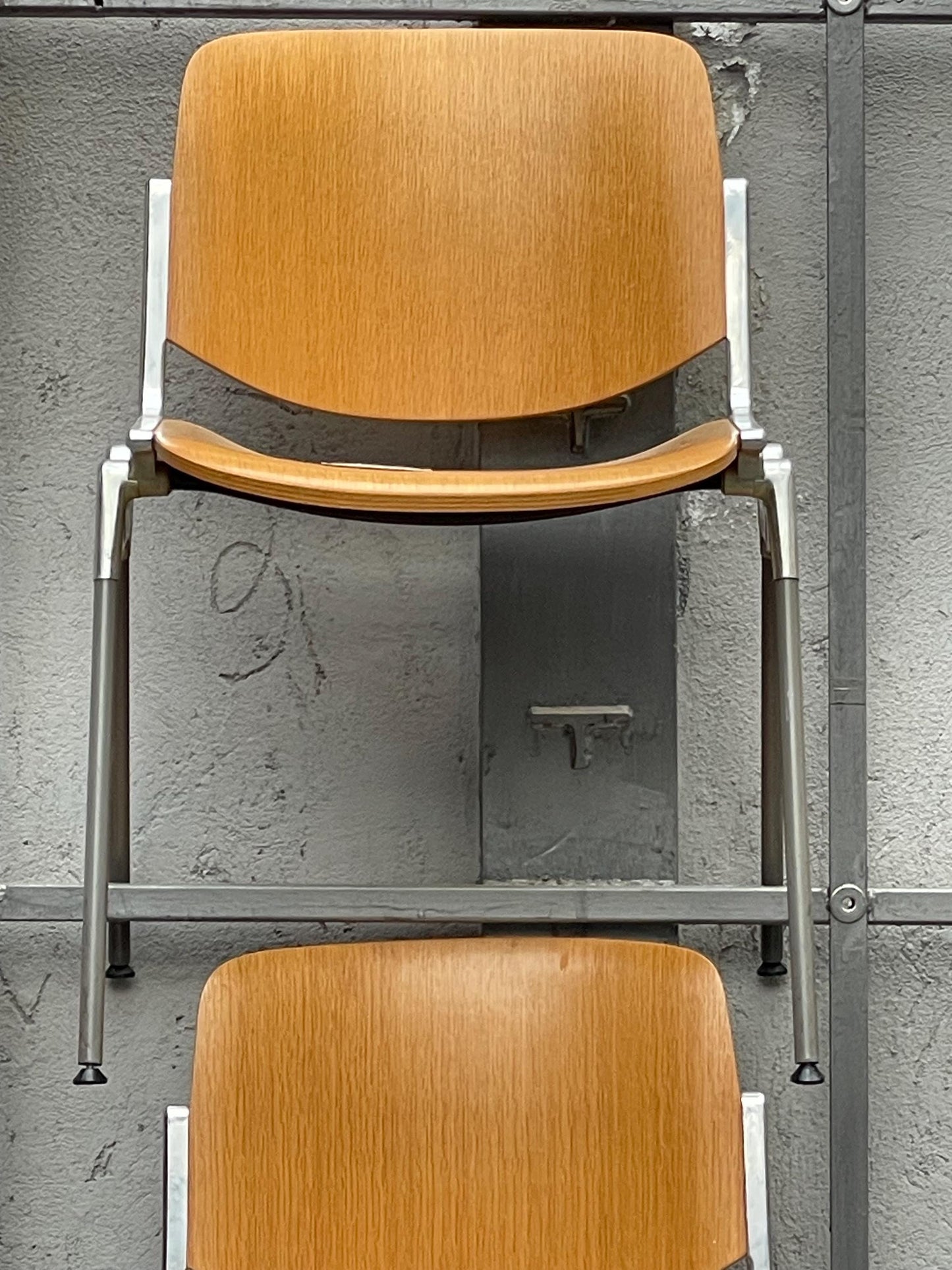 Giancarlo Piretti | Anonima Castelli | DSC 106 | Wood | stackable | Mid Century