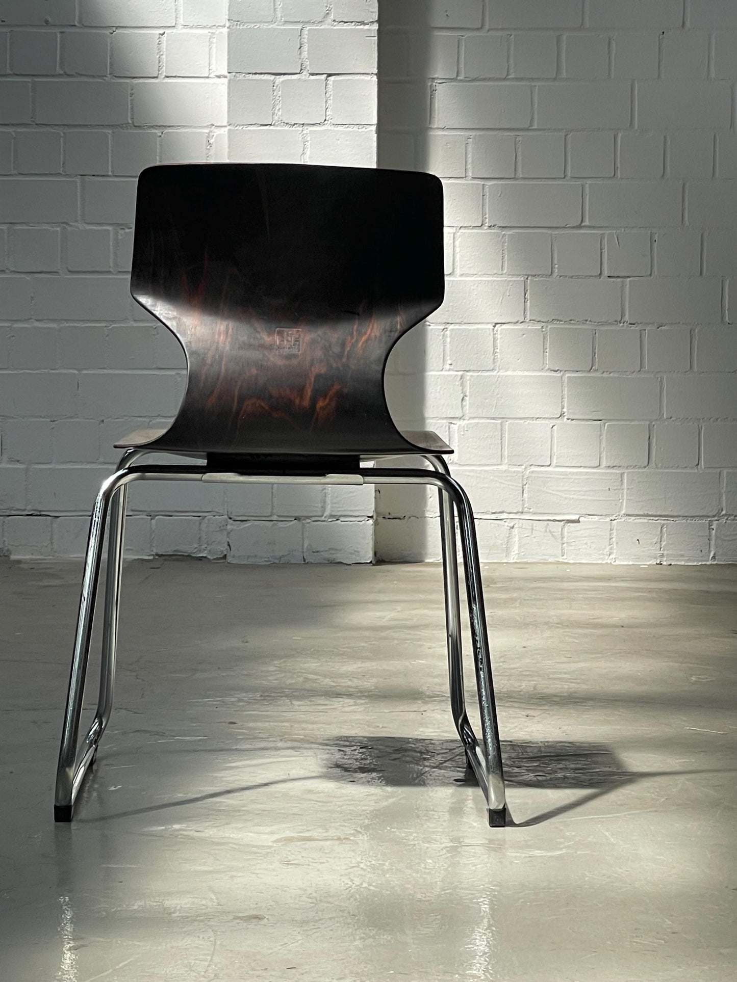 Elmar Flötotto | Pagholz | Designklassiker | stapelbar | Chrom | Stuhl