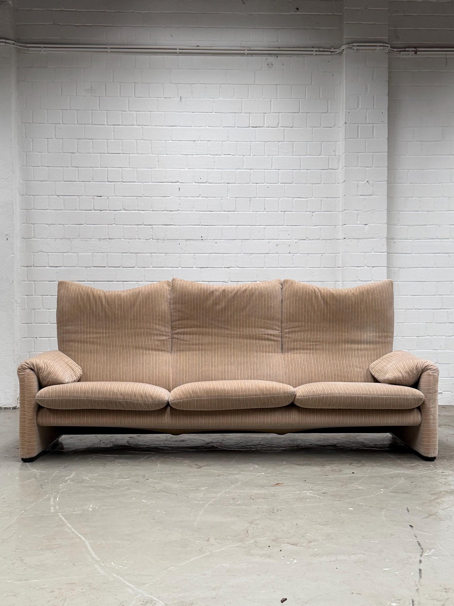 Vico Magistretti | Cassina | Maralunga | Sofa | Gestreifter 3-Seater |  Missoni fabric | Italy | couch