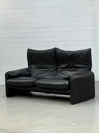 675 Maralunga | Vico Magistretti | Cassina | black Leather | Made in Italy
