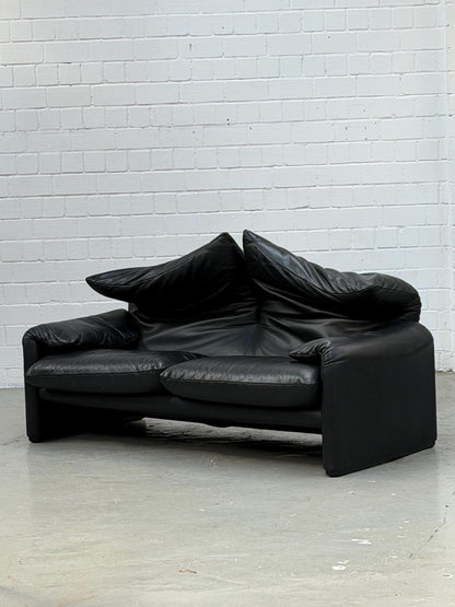675 Maralunga | Vico Magistretti | Cassina | black Leather | Made in Italy