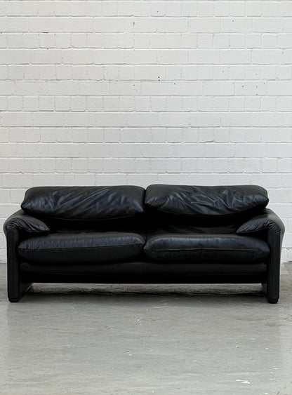 675 Maralunga | Vico Magistretti | Cassina | black Leather | Made in Italy