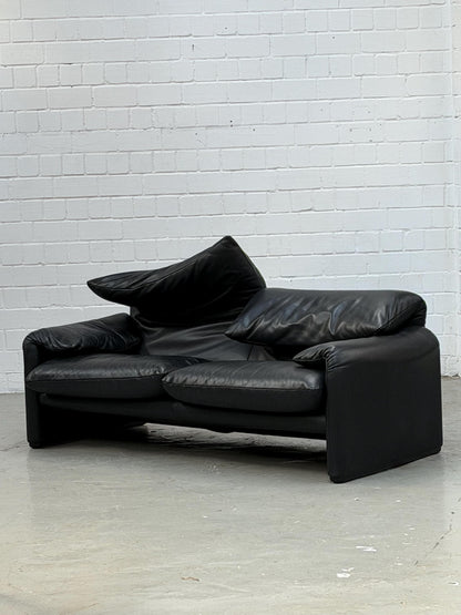 675 Maralunga | Vico Magistretti | Cassina | black Leather | Made in Italy