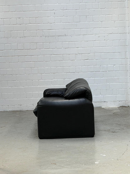 675 Maralunga | Vico Magistretti | Cassina | black Leather | Made in Italy